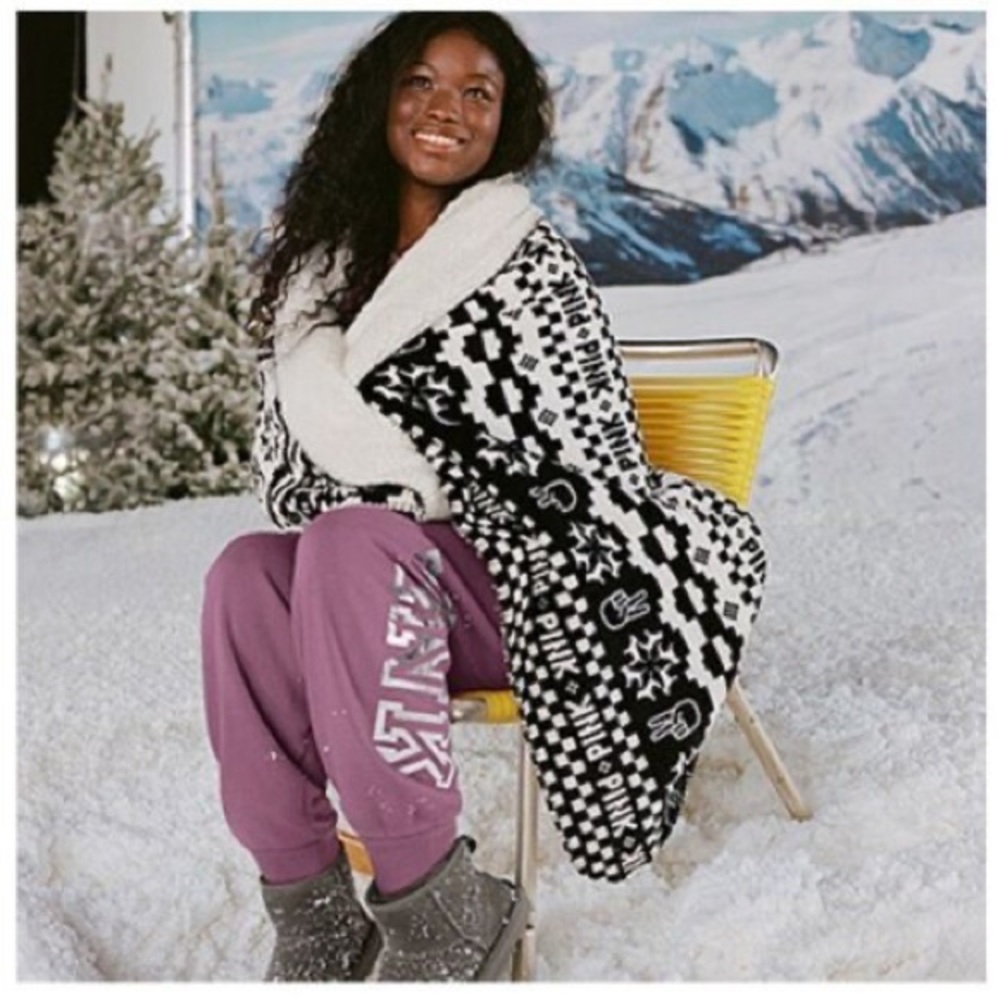 Victoria secret pink sherpa blanket